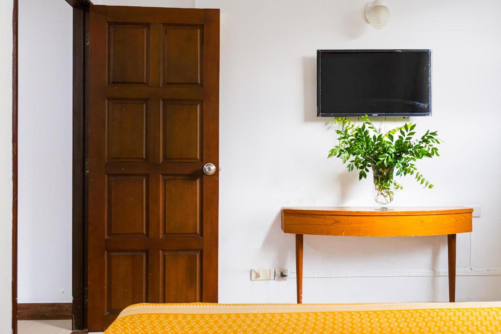 Collection O Howard Square Boutique Hotel Bangkok Bagian luar foto