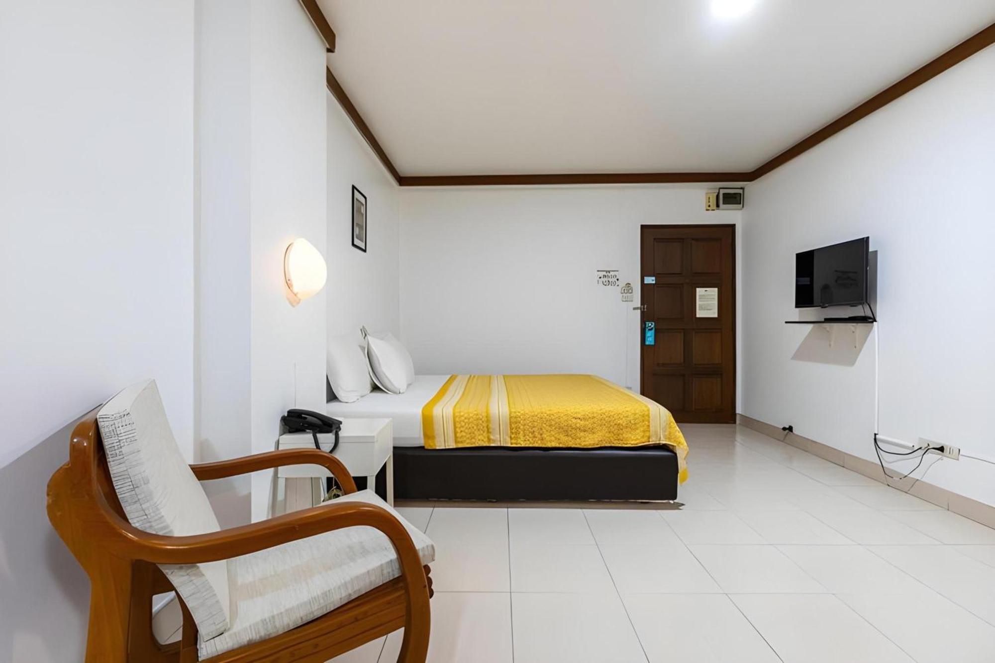 Collection O Howard Square Boutique Hotel Bangkok Bagian luar foto