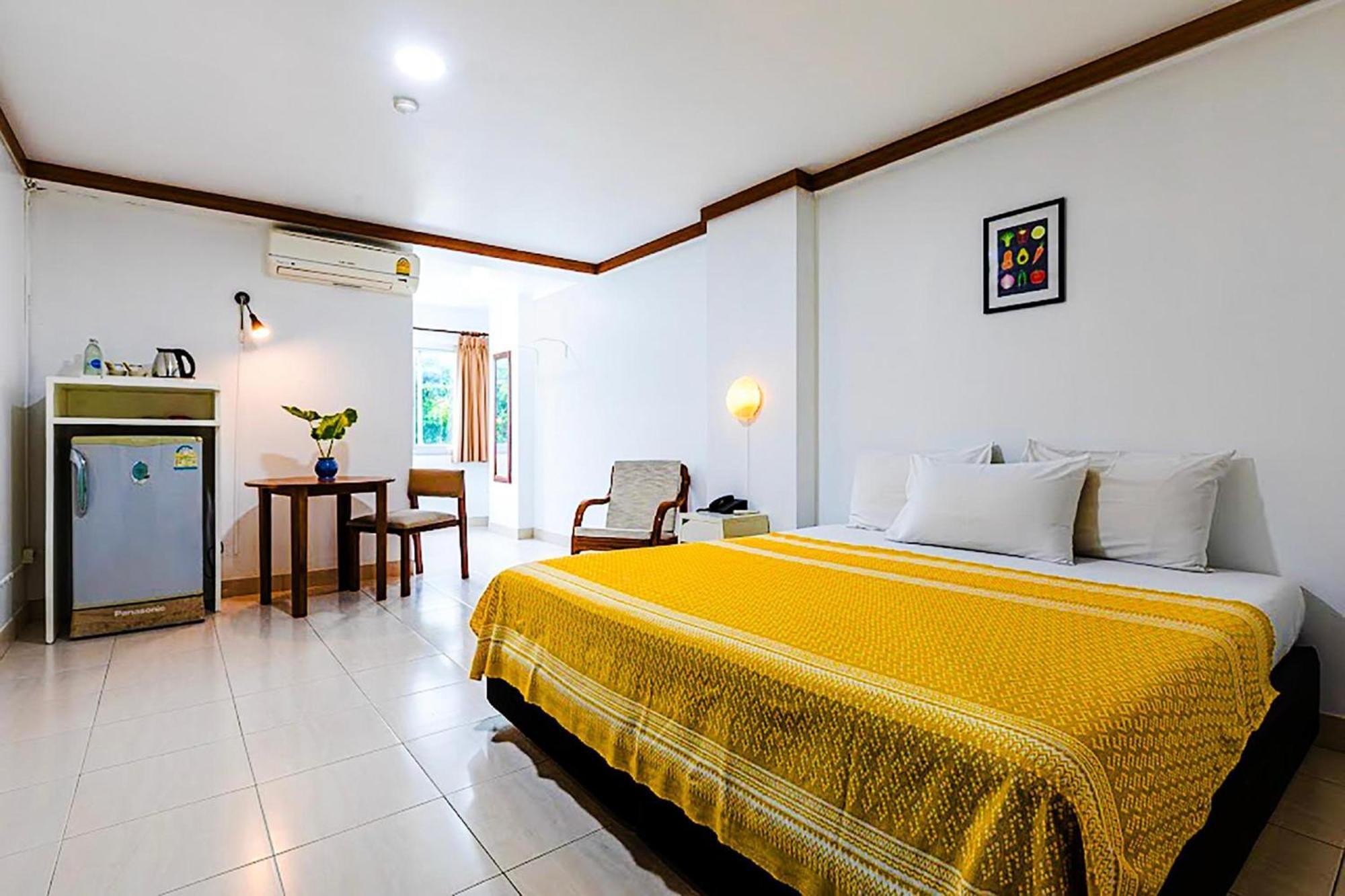 Collection O Howard Square Boutique Hotel Bangkok Bagian luar foto