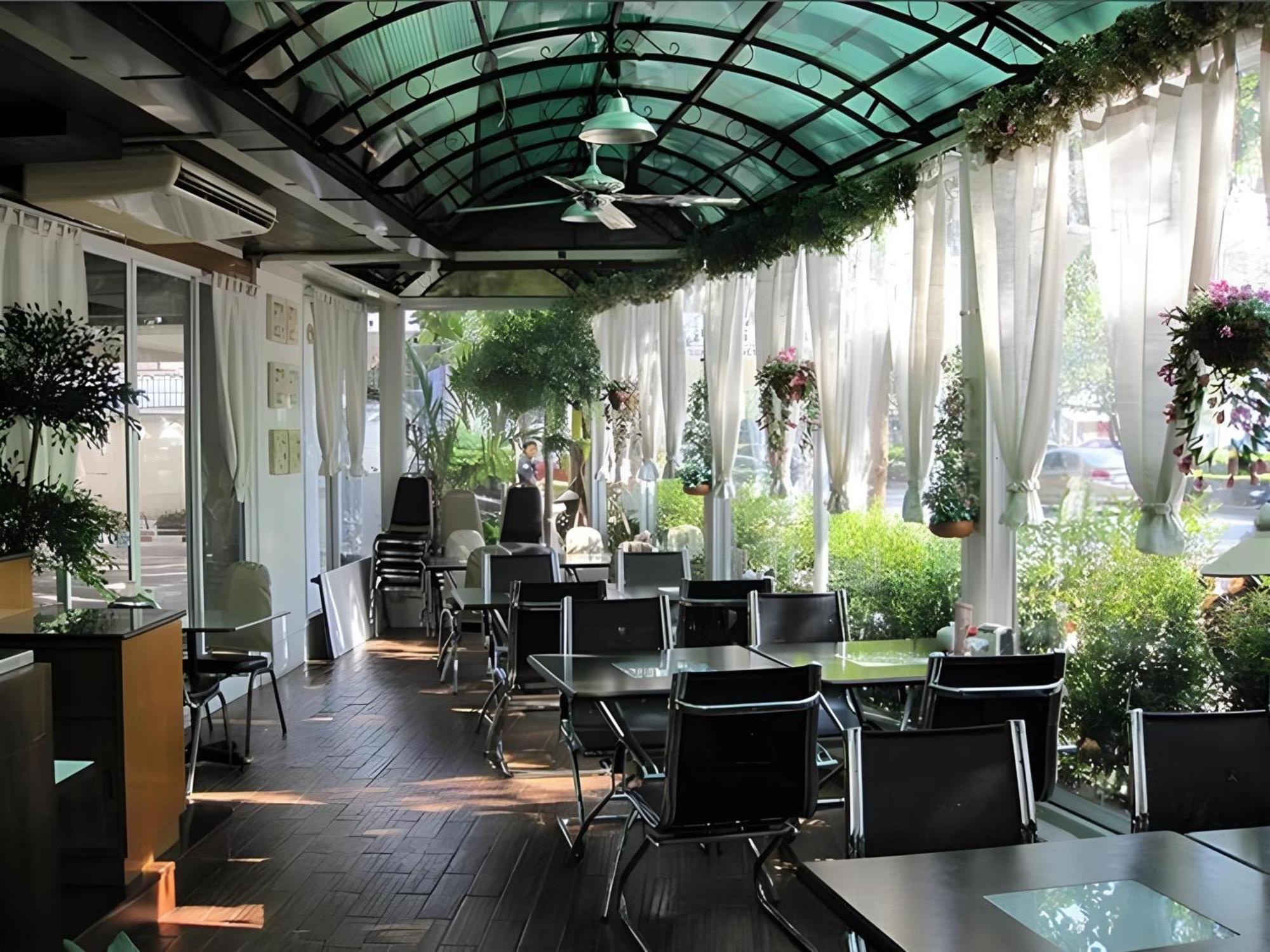 Collection O Howard Square Boutique Hotel Bangkok Bagian luar foto