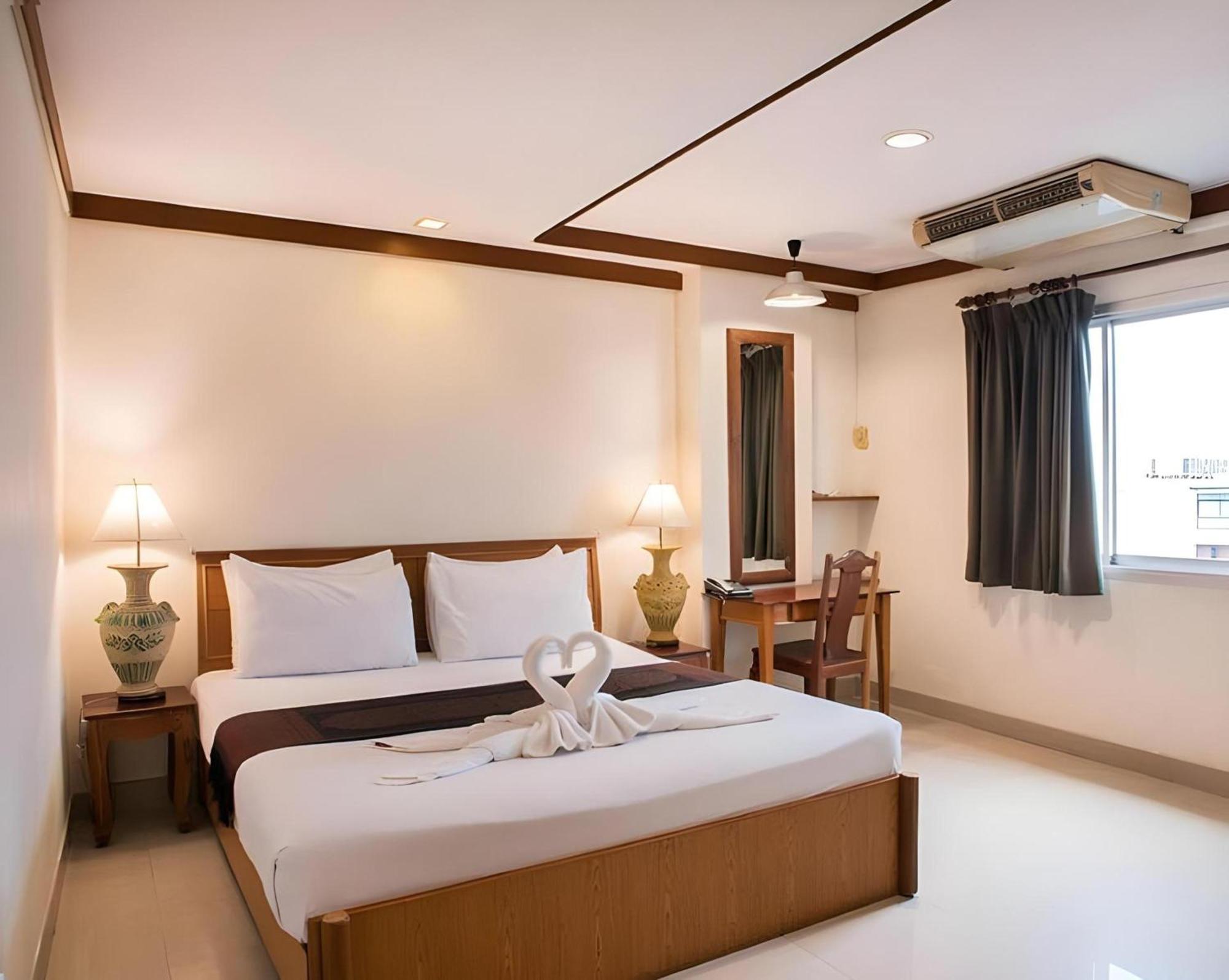 Collection O Howard Square Boutique Hotel Bangkok Bagian luar foto