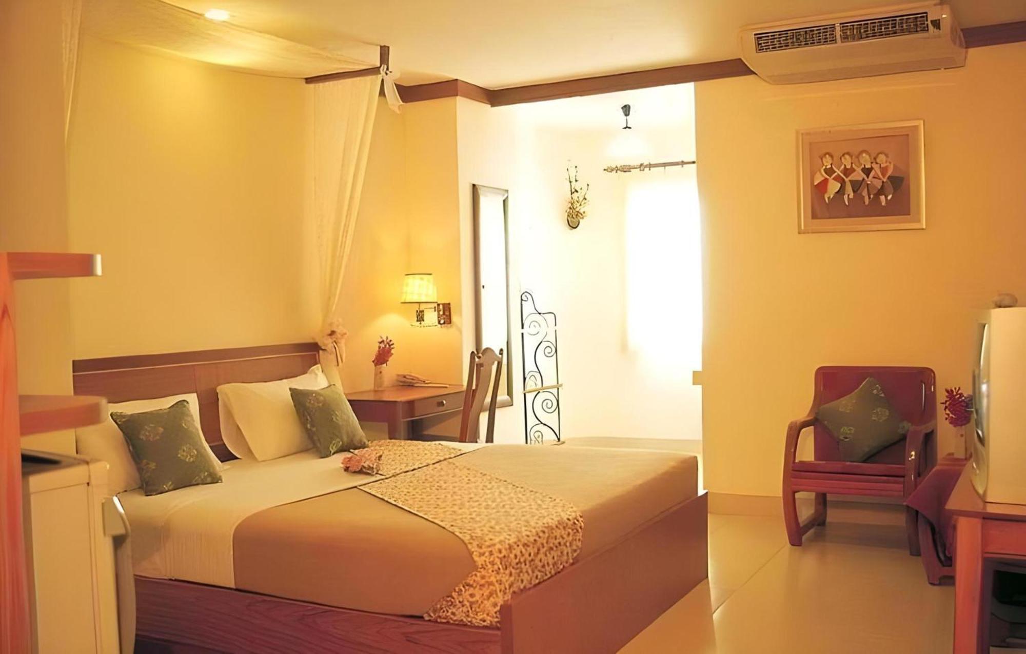 Collection O Howard Square Boutique Hotel Bangkok Bagian luar foto