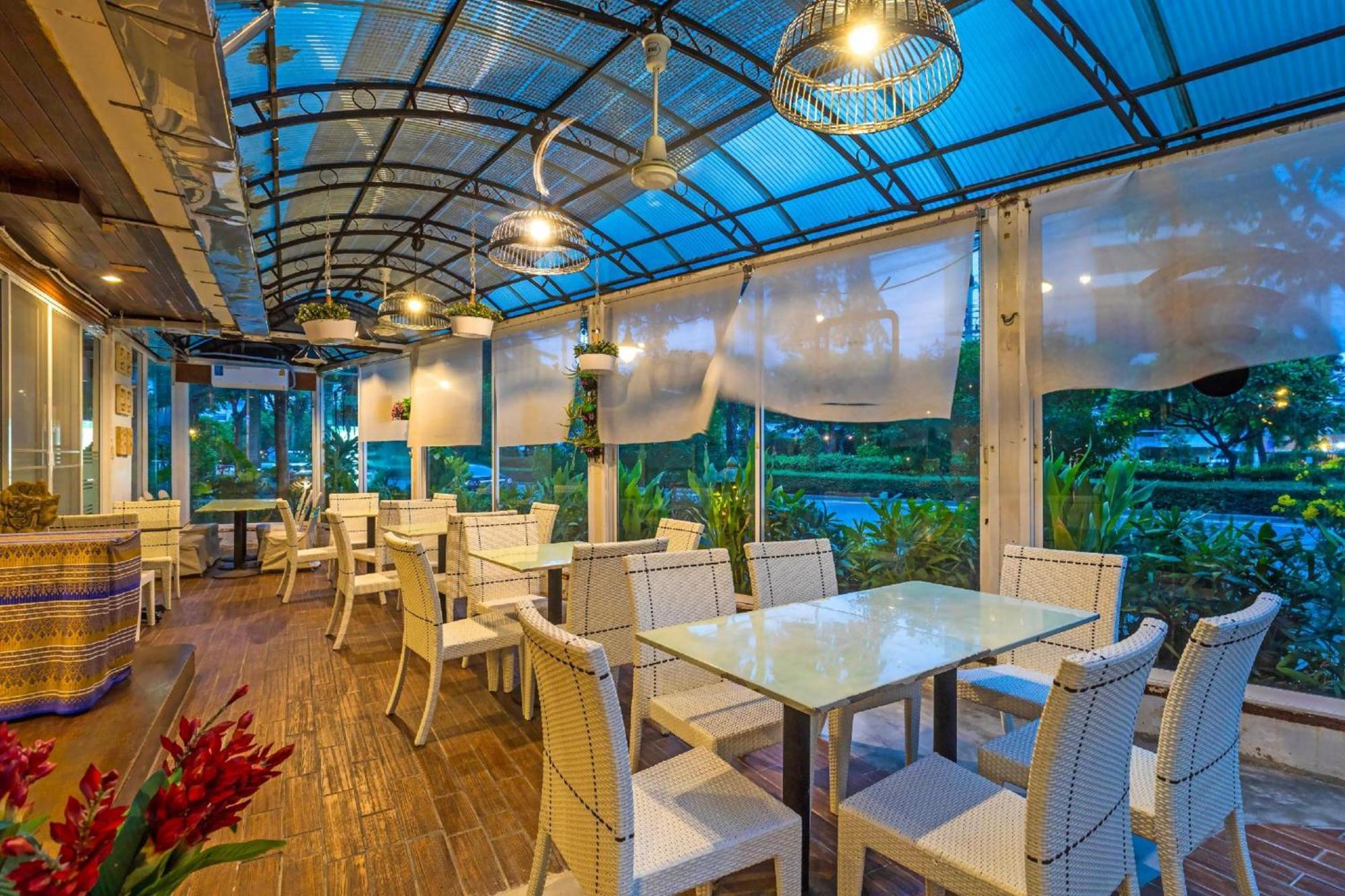 Collection O Howard Square Boutique Hotel Bangkok Bagian luar foto